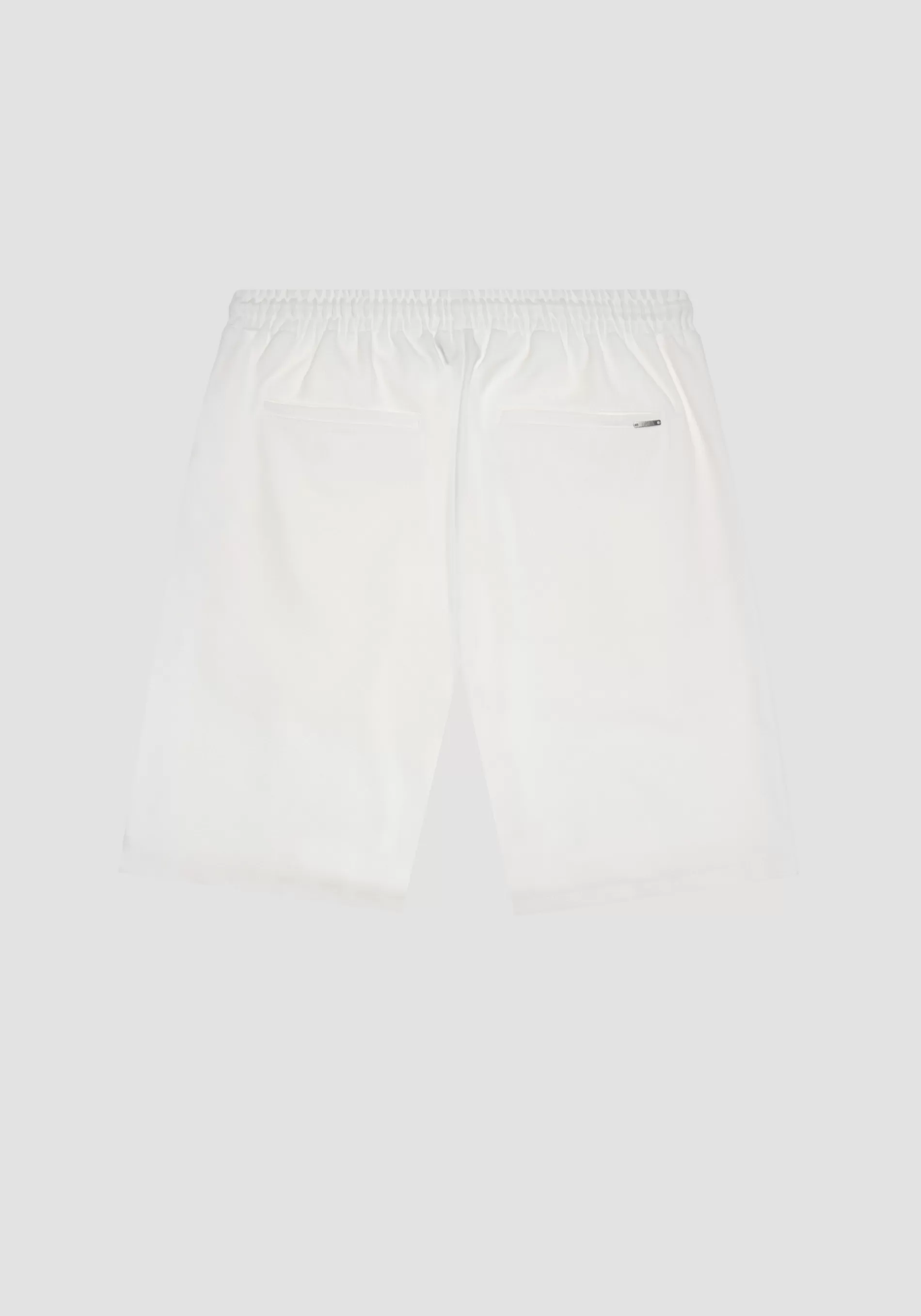 Shop CARROT FIT SHORTS IN ELASTIC TWILL COTTON BLEND WITH LOGO PLAQUE Trousers