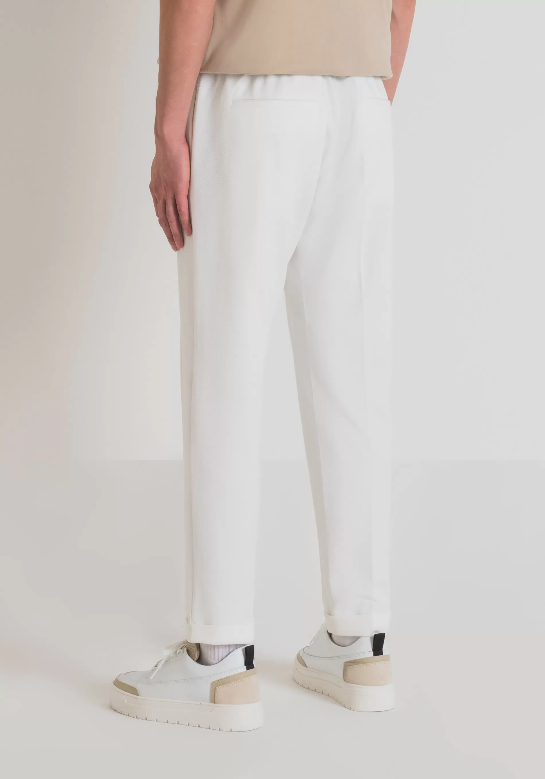 Discount CARROT FIT TROUSERS IN STRETCH COTTON BLEND TWILL WITH LOGO PLAQUE Trousers