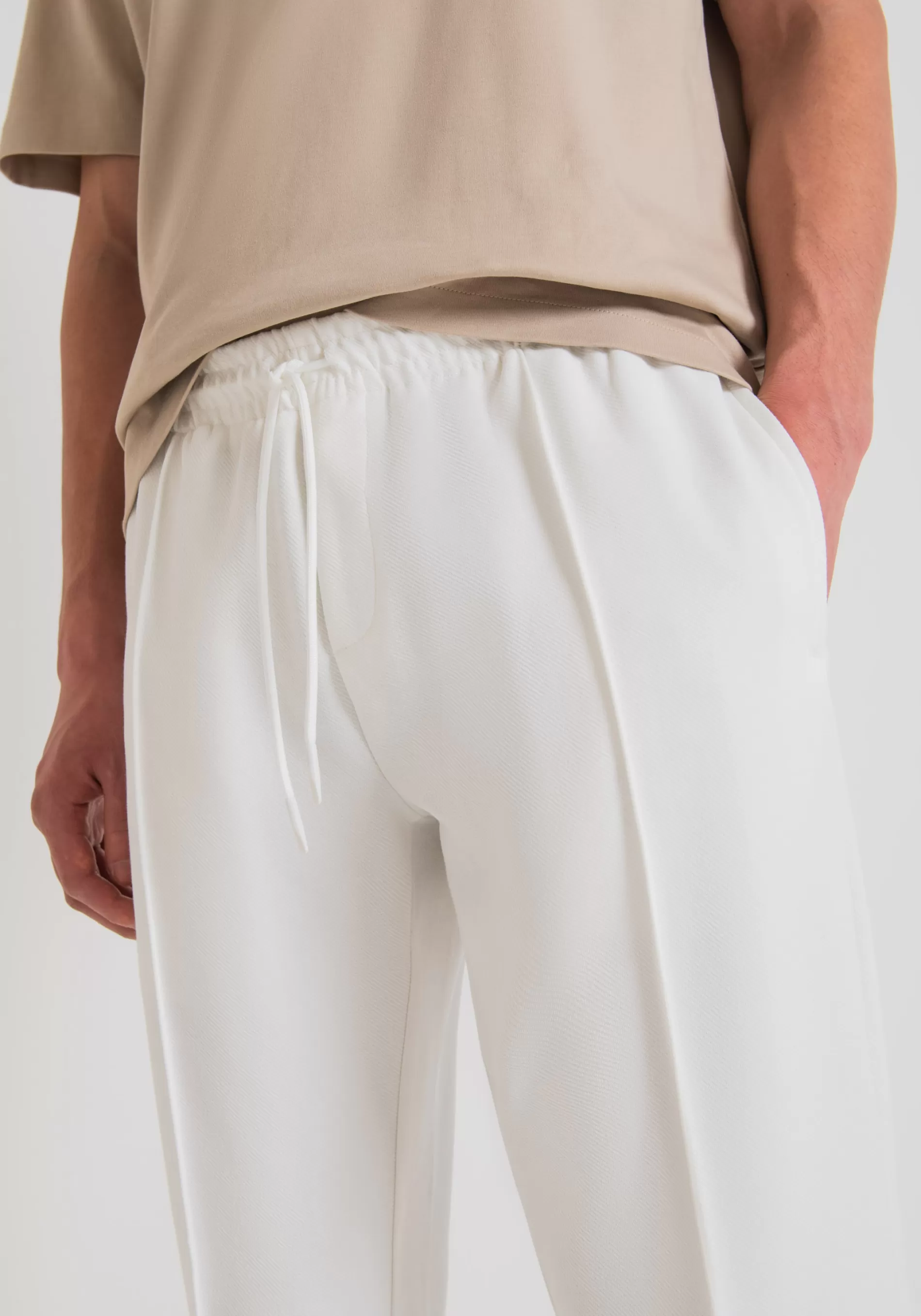 Discount CARROT FIT TROUSERS IN STRETCH COTTON BLEND TWILL WITH LOGO PLAQUE Trousers