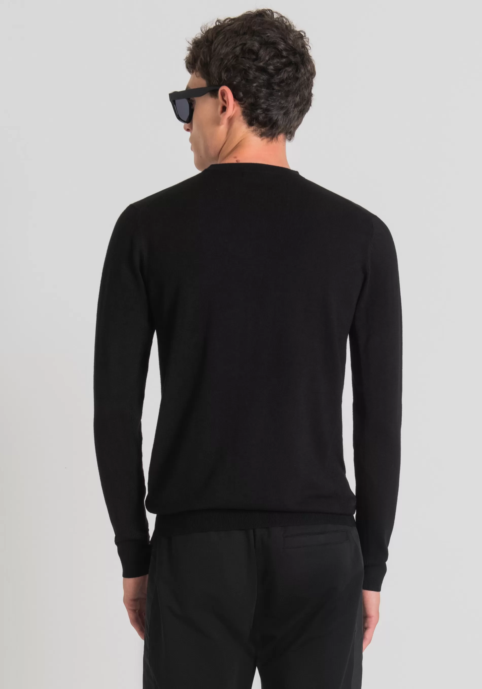 Outlet CREW-NECK SLIM FIT SWEATER IN STRETCH SHAVED VISCOSE YARN WITH LOGO PATCH Knitwear