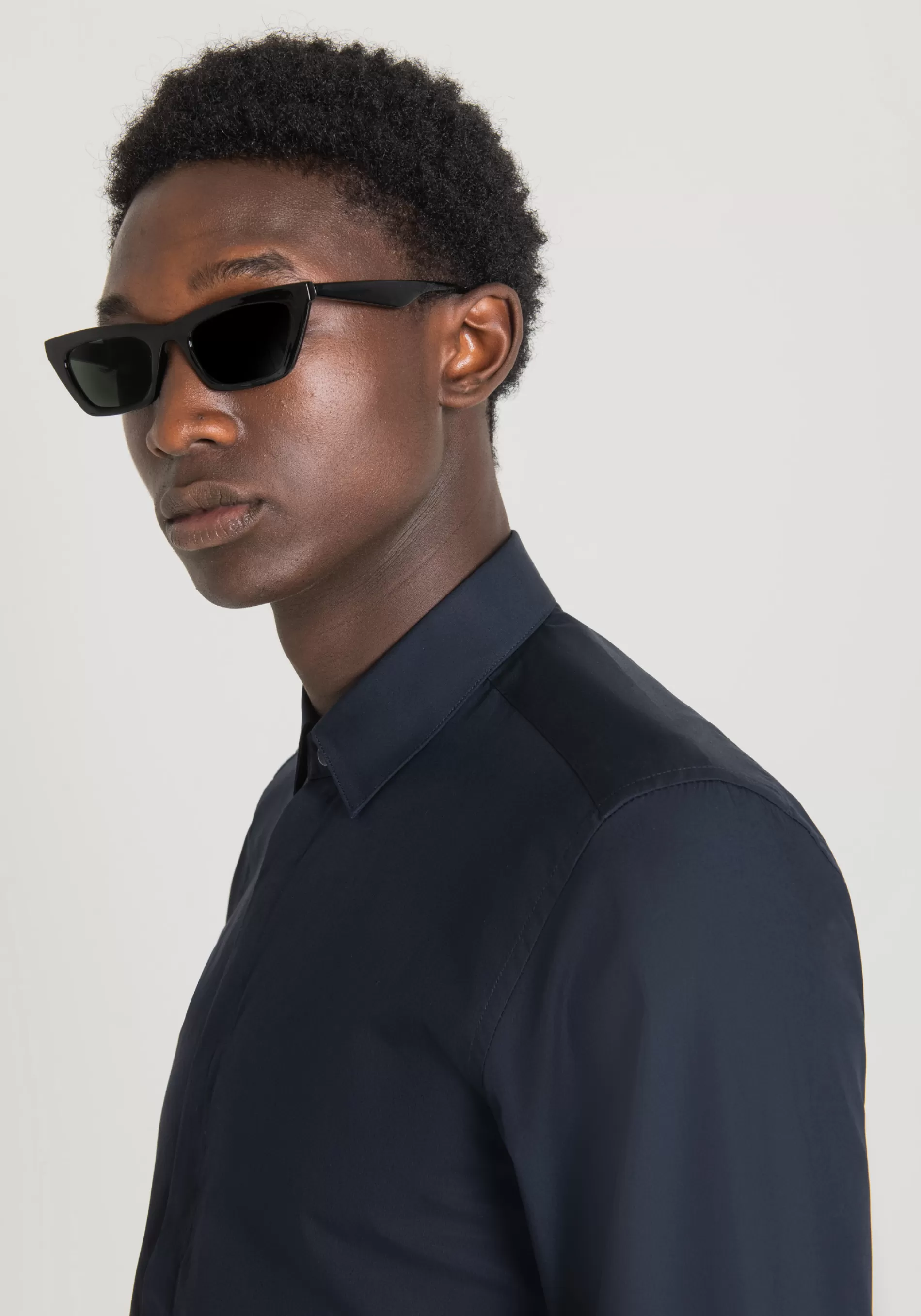 Store EASY IRON COTTON SLIM FIT "LONDON" SHIRT WITH HIDDEN BUTTON PLACKET Shirts