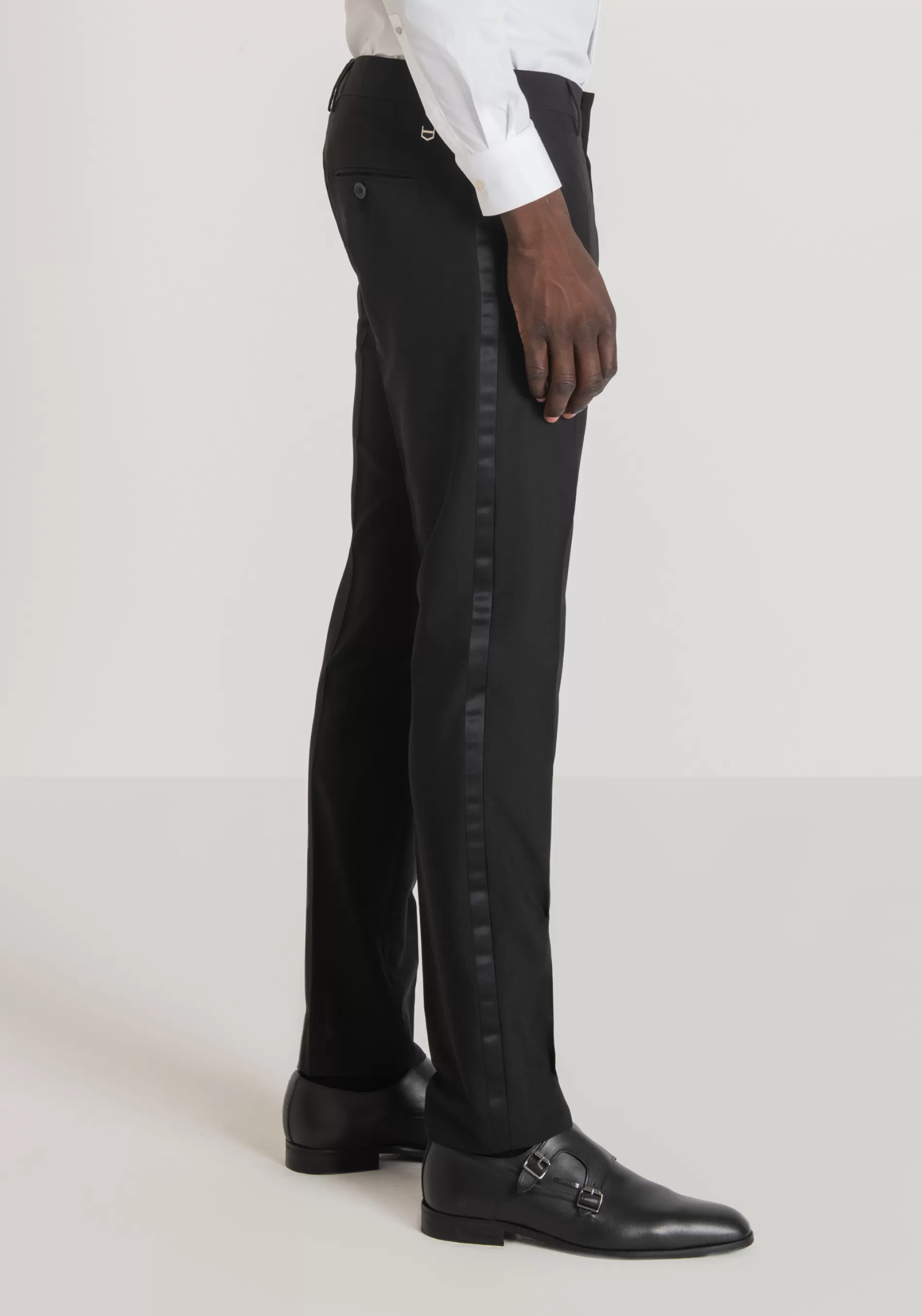 Online "NINA" SLIM FIT TROUSERS IN STRETCH VISCOSE BLEND WITH SATIN DETAILS Trousers