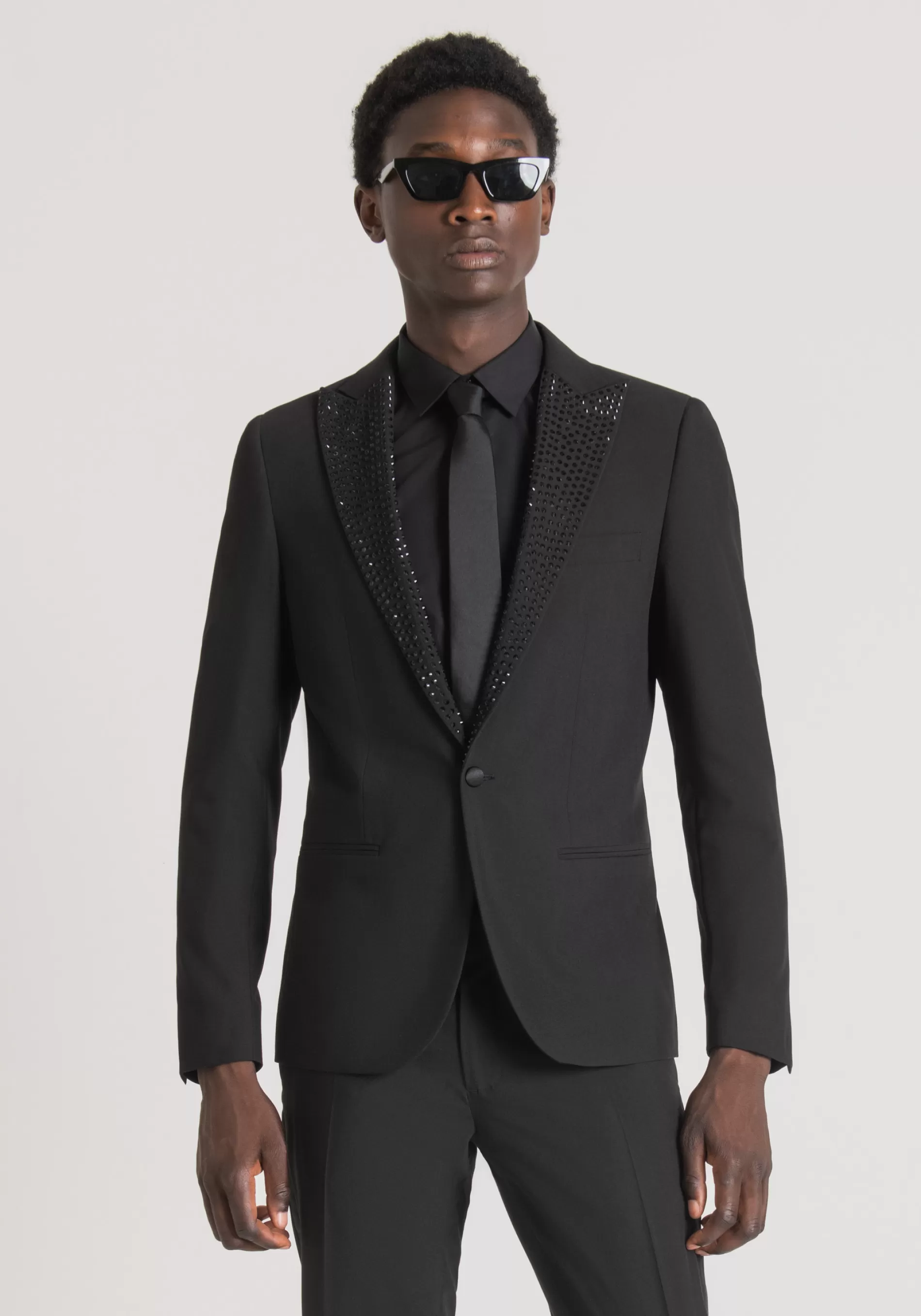 Store "VIVIENNE" SLIM FIT JACKET IN STRETCH VISCOSE BLEND FABRIC WITH MICRO APPLICATIONS ON THE LAPELS Jackets and Gilet