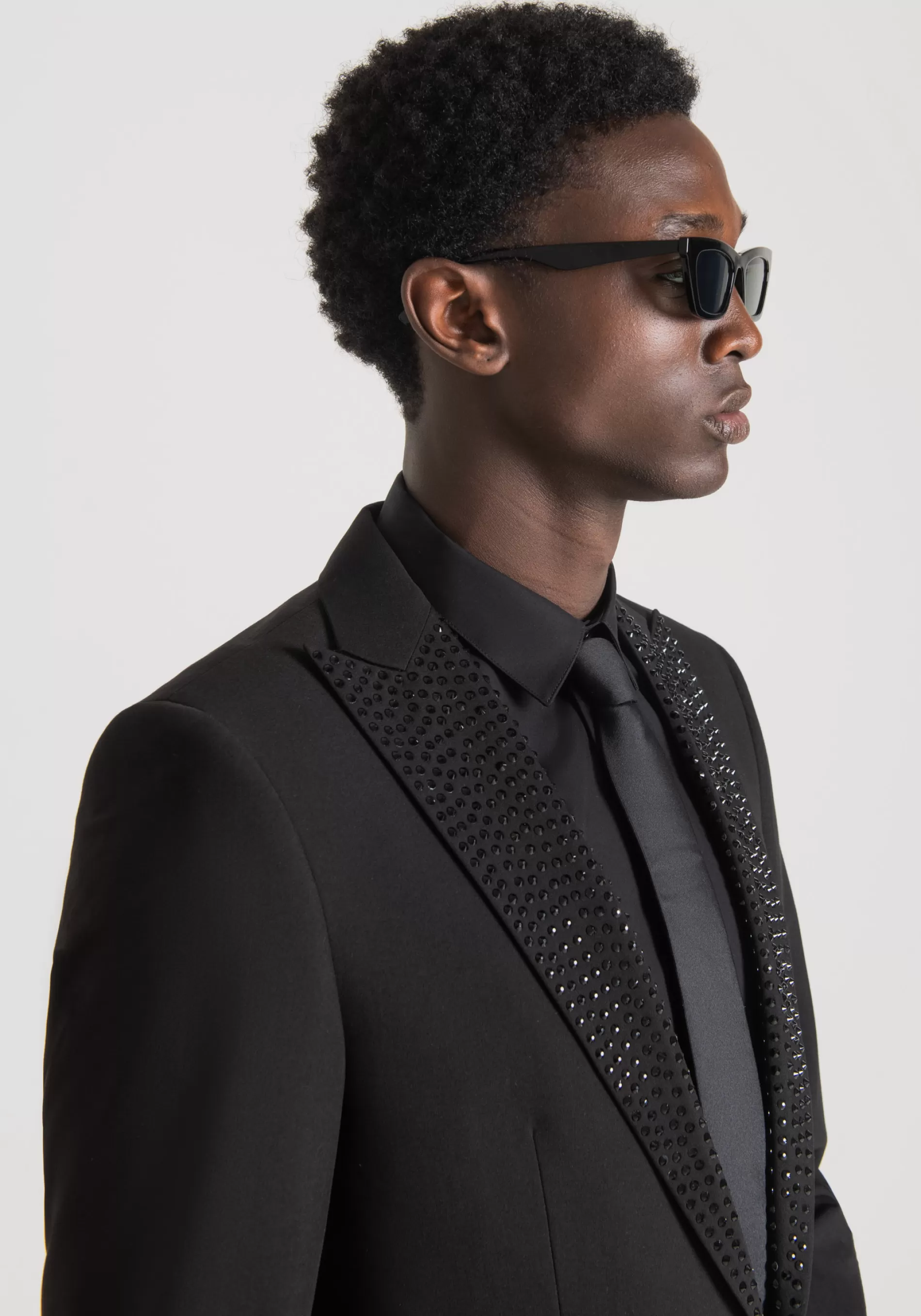 Store "VIVIENNE" SLIM FIT JACKET IN STRETCH VISCOSE BLEND FABRIC WITH MICRO APPLICATIONS ON THE LAPELS Jackets and Gilet