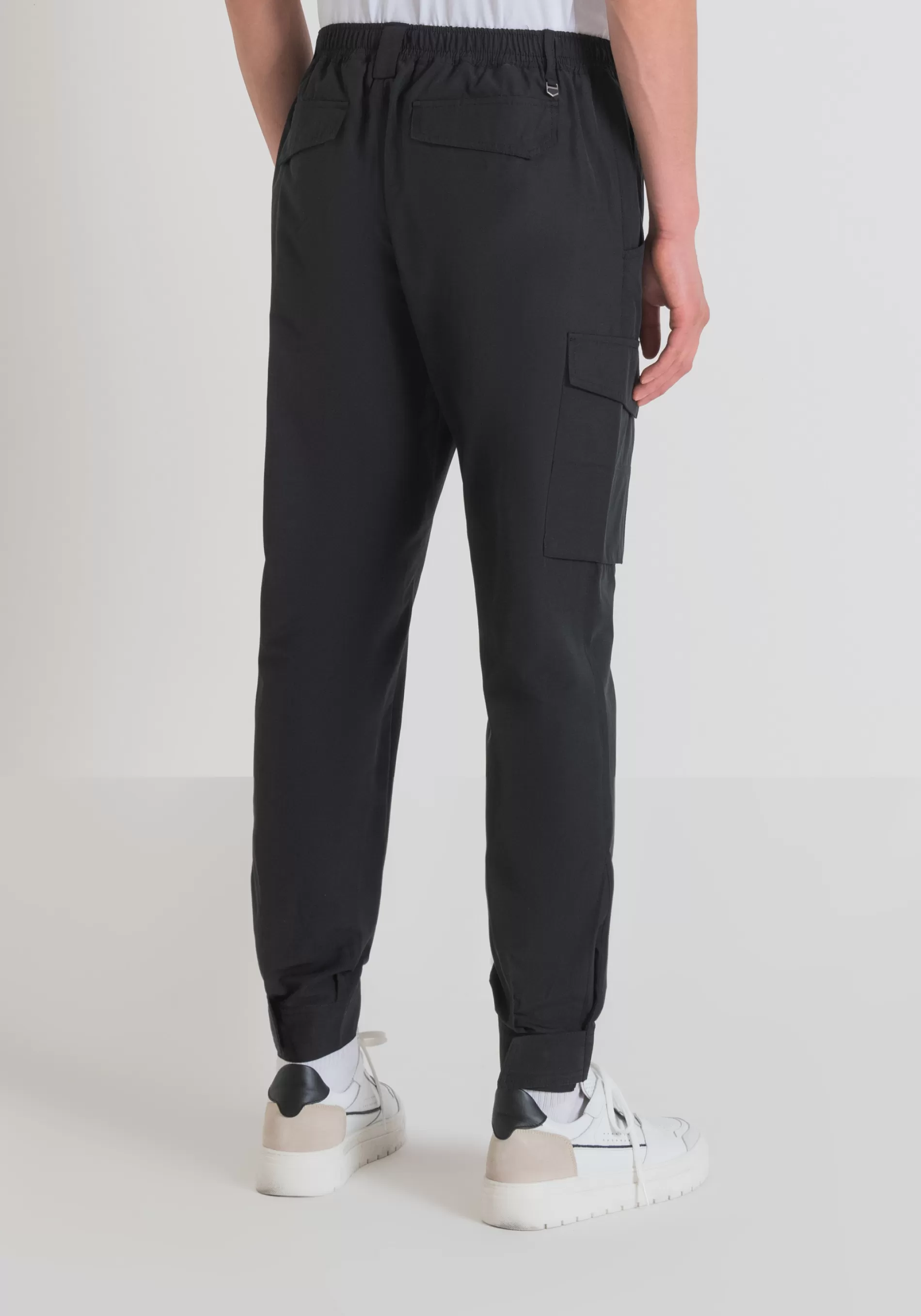 Store REGULAR FIT CARGO TROUSERS IN COTTON BLEND WITH ELASTICATED WAISTBAND AND VELCRO CLOSURE AT THE BOTTOM Trousers