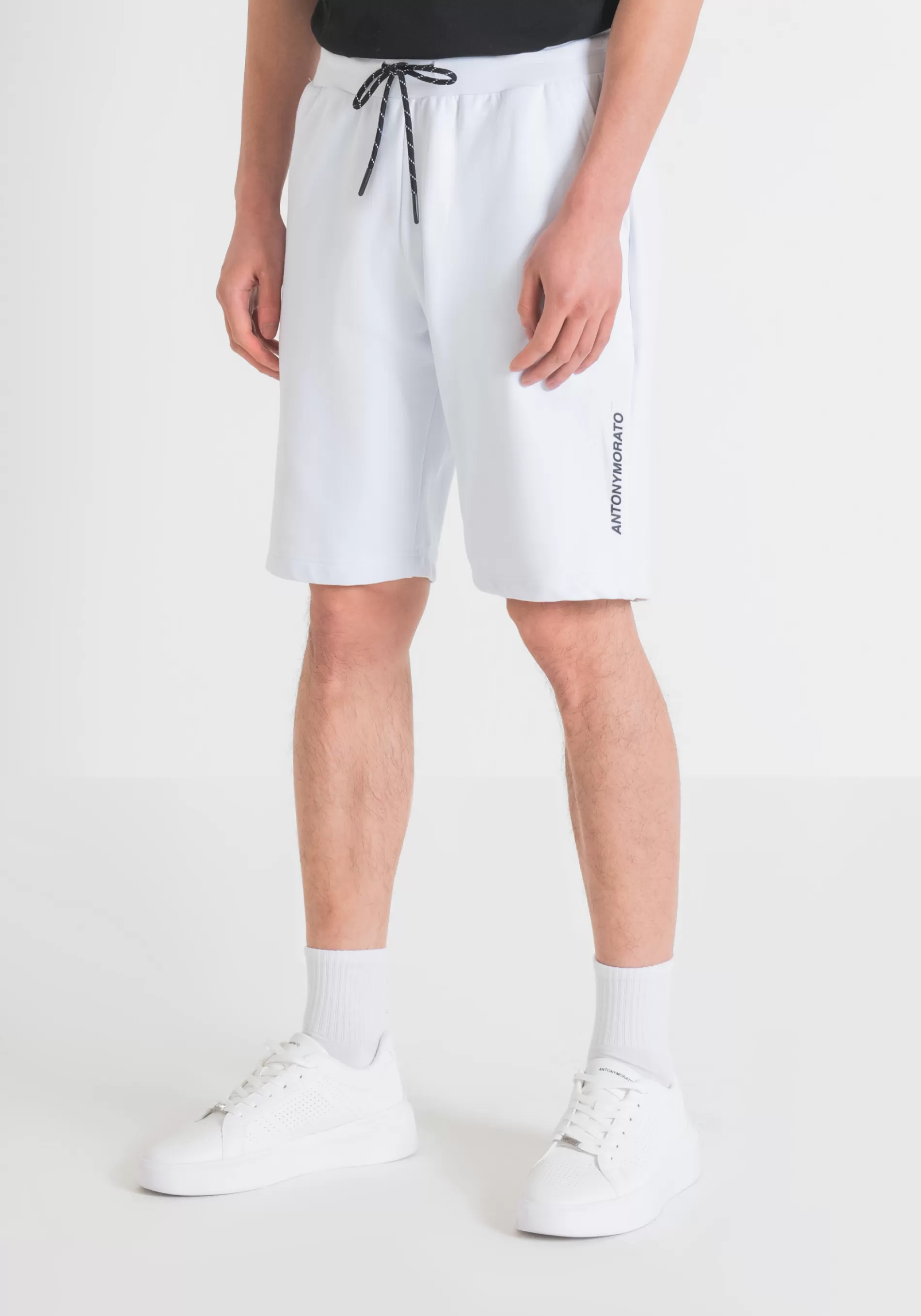 New REGULAR FIT SHORTS IN COTTON BLEND AND SUSTAINABLE POLYESTER Trousers
